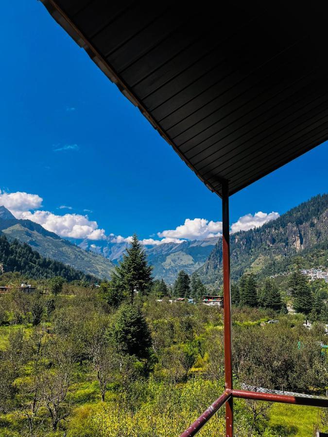 Apple Flower With Balcony And Mountain View Manali  Exterior photo