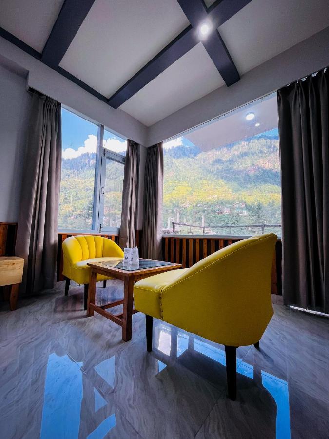 Apple Flower With Balcony And Mountain View Manali  Exterior photo